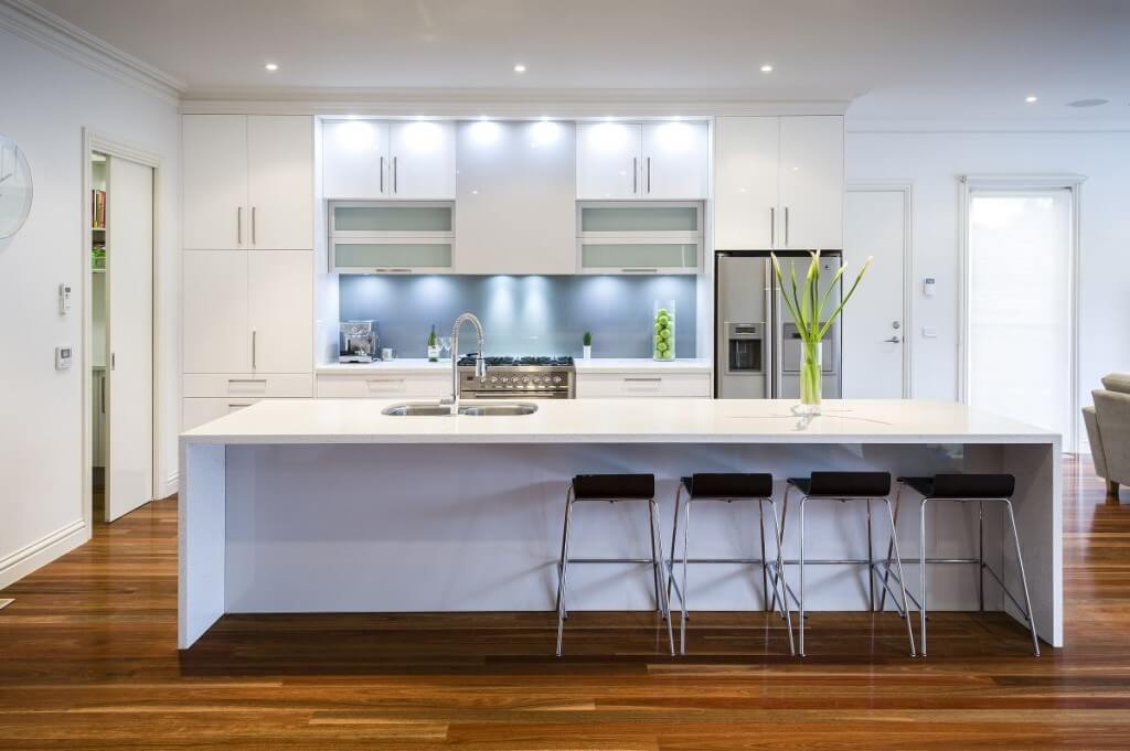 Kitchen with Cool White Color Temperature